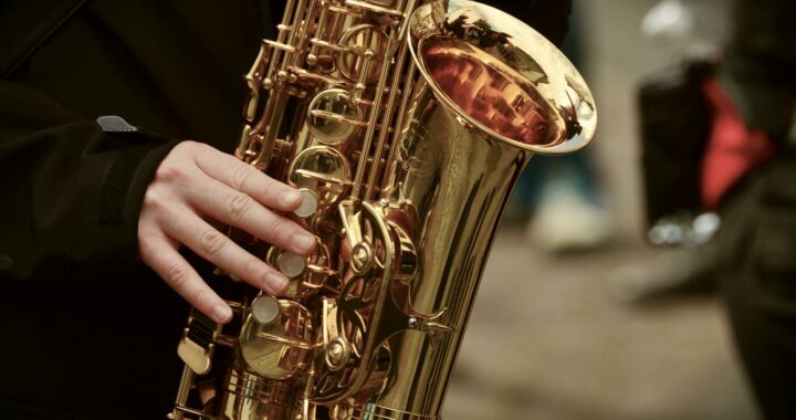 saxophone-3246650_1920